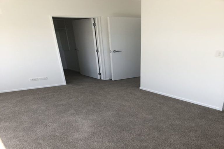 Photo of property in 33 Pepene Avenue, Takanini, 2112
