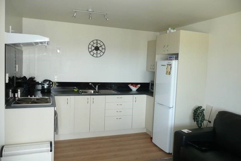 Photo of property in 144 Red Beach Road, Red Beach, 0932