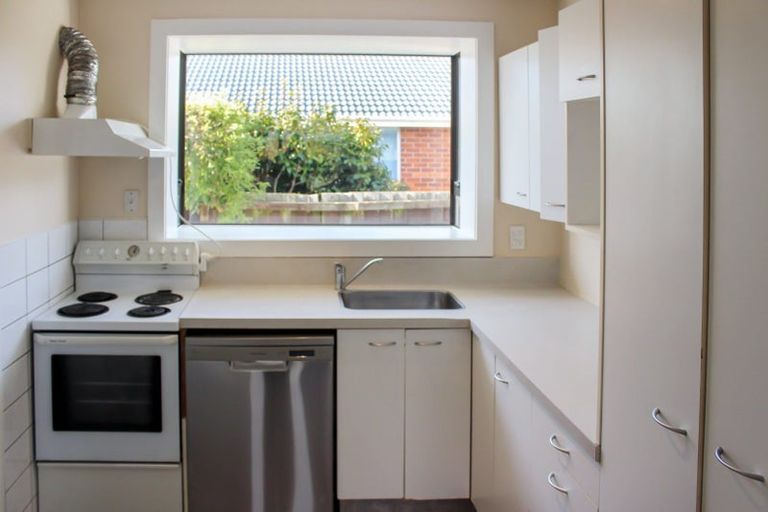 Photo of property in 102 Merrin Street, Avonhead, Christchurch, 8042