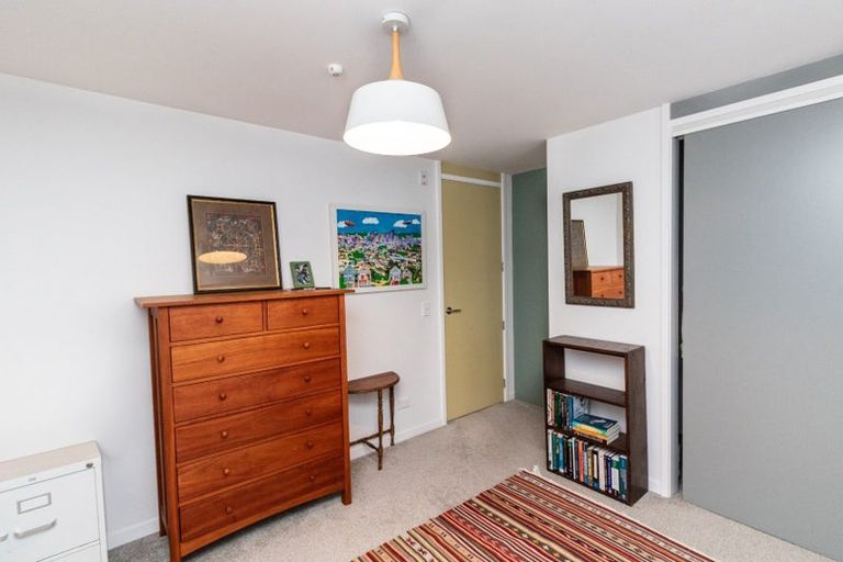 Photo of property in 76 Brougham Street, Mount Victoria, Wellington, 6011