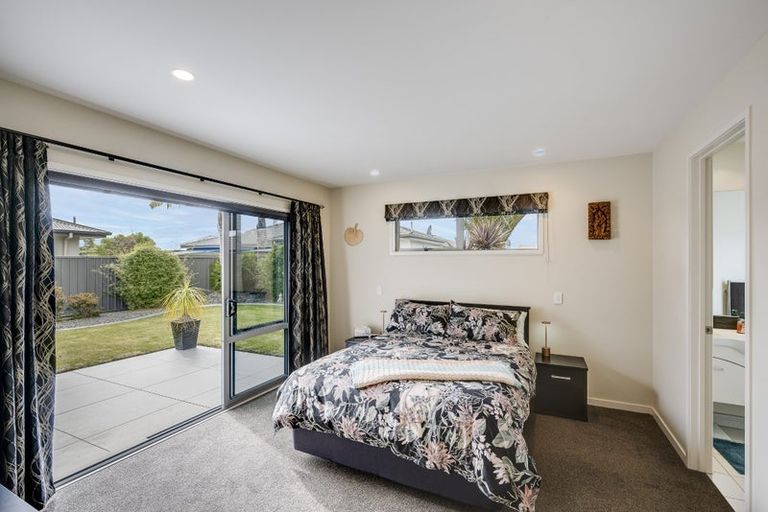 Photo of property in 72 Orotu Drive, Poraiti, Napier, 4112