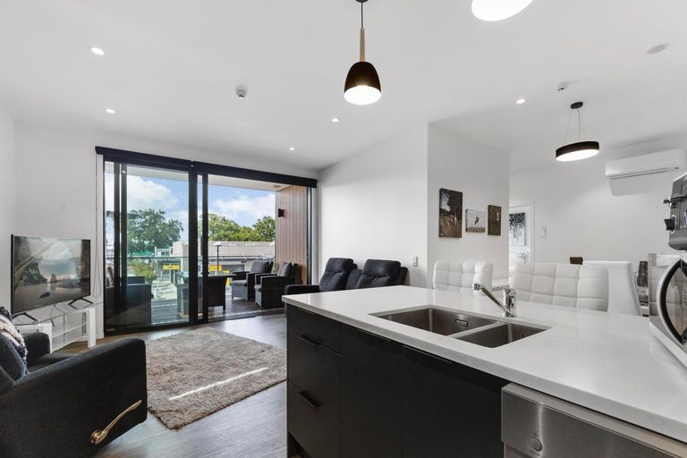 Photo of property in 34a Lake Street, Cambridge, 3434