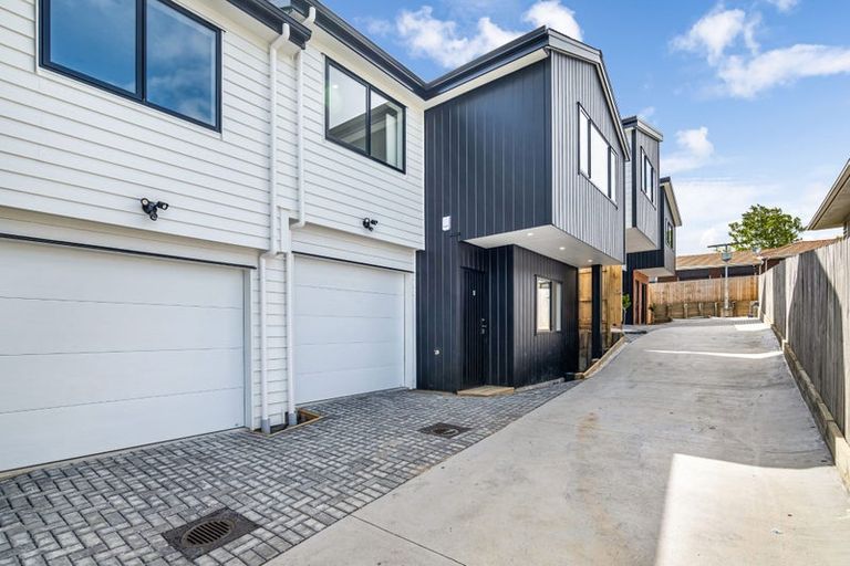 Photo of property in 49 Vera Road, Te Atatu South, Auckland, 0610