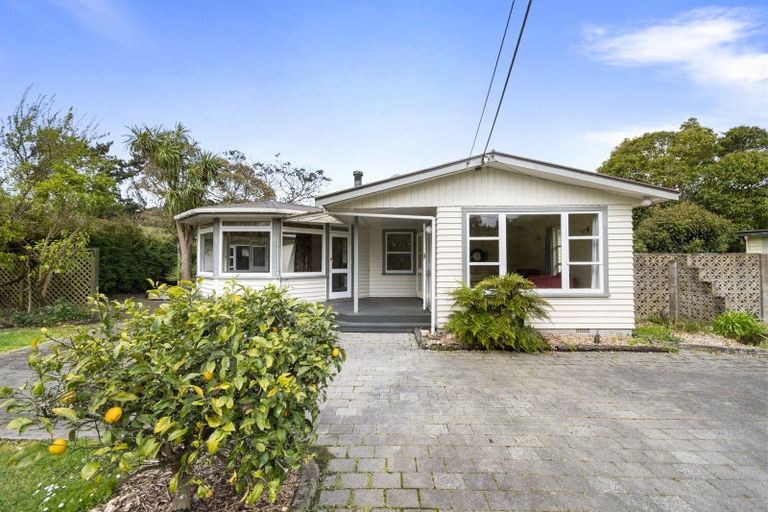 Photo of property in 393 Aokautere Drive, Aokautere, Palmerston North, 4471