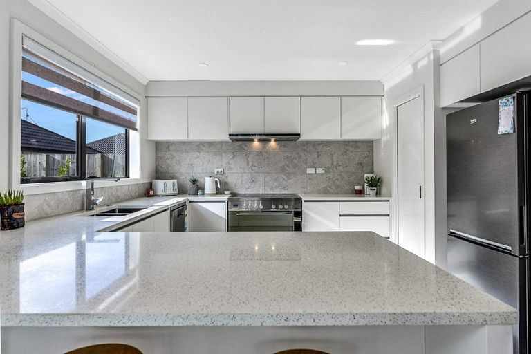 Photo of property in 8 Kaaka Street, Cambridge, 3434