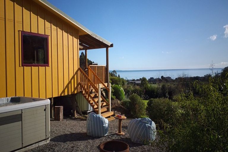 Photo of property in 69 Matenga Road, Ligar Bay, Takaka, 7183