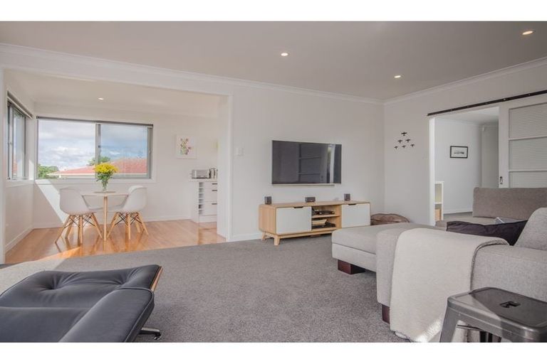 Photo of property in 431 Don Buck Road, Massey, Auckland, 0614