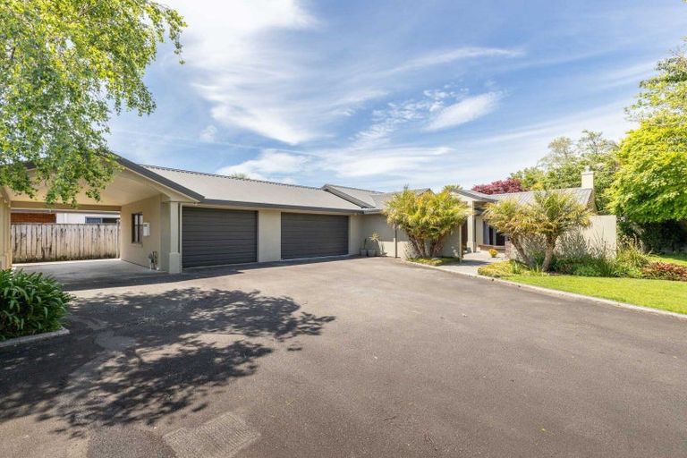 Photo of property in 3c Kinross Drive, Merrilands, New Plymouth, 4312