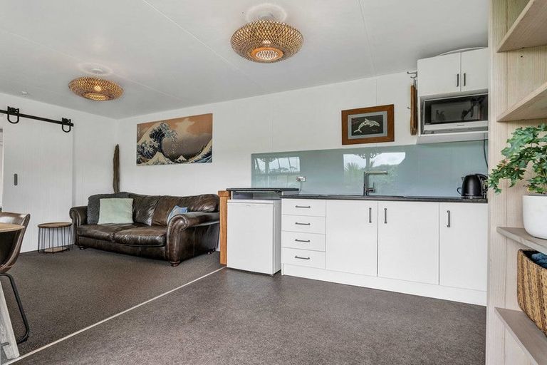 Photo of property in 16 Kawei Road, Ohawe, Hawera, 4671