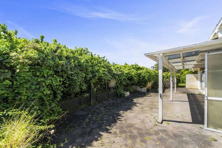 Photo of property in 107 Muir Avenue, Mangere Bridge, Auckland, 2022