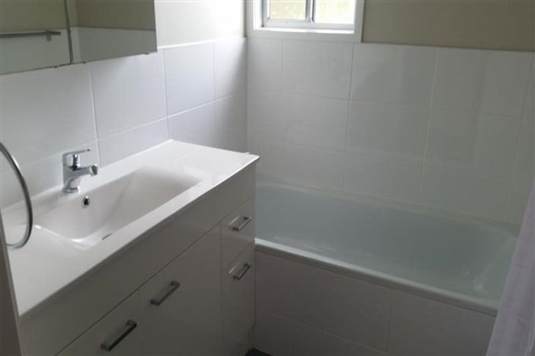 Photo of property in 66 Kia Ora Road, Beach Haven, Auckland, 0626