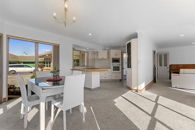Photo of property in 24 Santa Monica Drive, Papamoa Beach, Papamoa, 3118