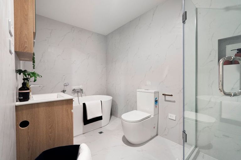 Photo of property in 2/16 Clara Road, Silverdale, 0932