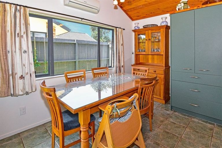 Photo of property in 15 Rossiter Avenue, Waiuku, 2123
