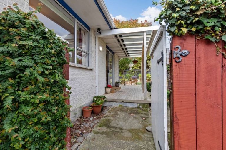 Photo of property in 25b Pehi Kupa Street, Waikanae, 5036