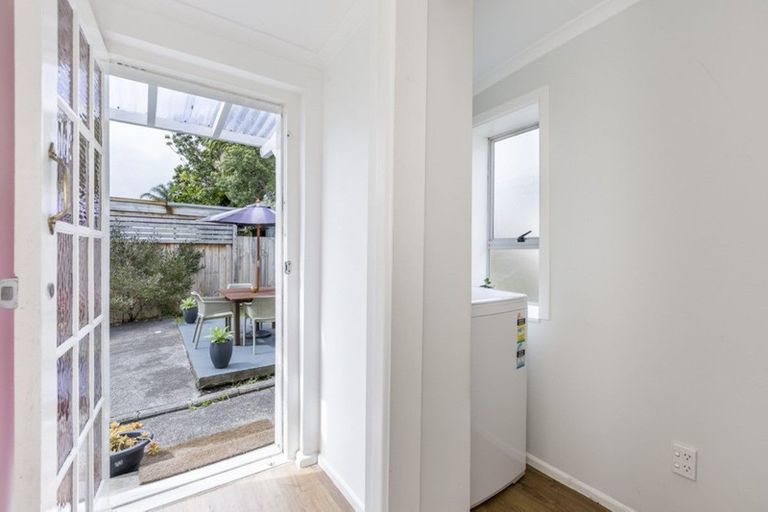 Photo of property in 36 Seabrook Avenue, New Lynn, Auckland, 0600