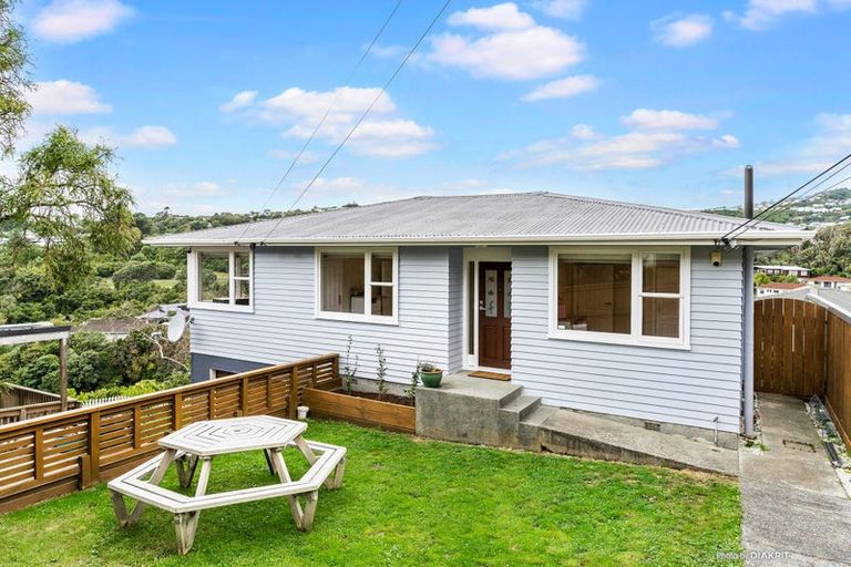 Photo of property in 70 Bassett Road, Johnsonville, Wellington, 6037