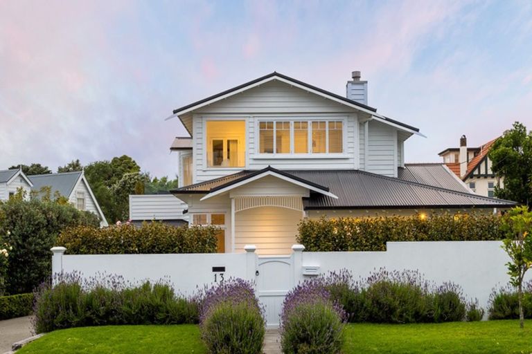 Photo of property in 13 Ocean View Road, Milford, Auckland, 0620