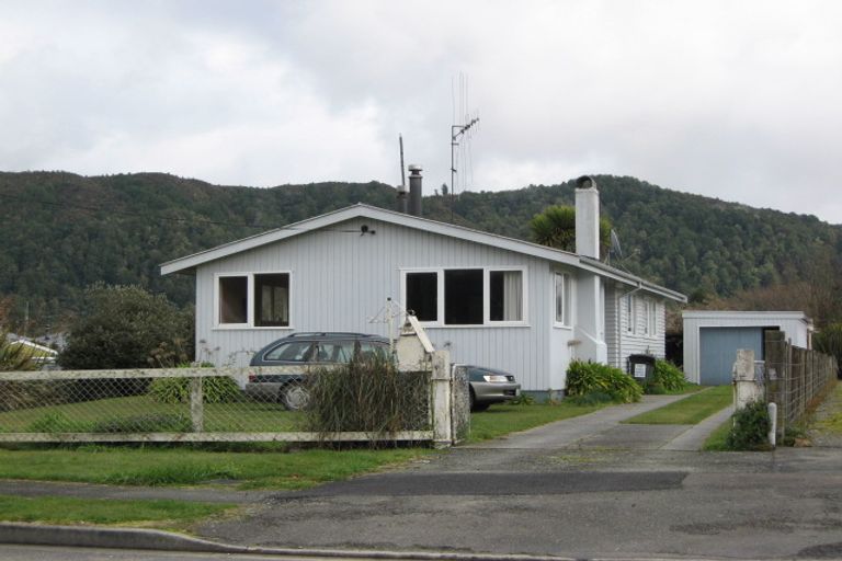 Photo of property in 4 Milton Street, Murchison, 7007