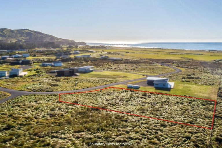 Photo of property in 3 Reefview Way, Flat Point, 5883