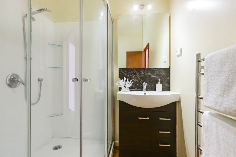 Photo of property in 8 Neeve Road, Taradale, Napier, 4112