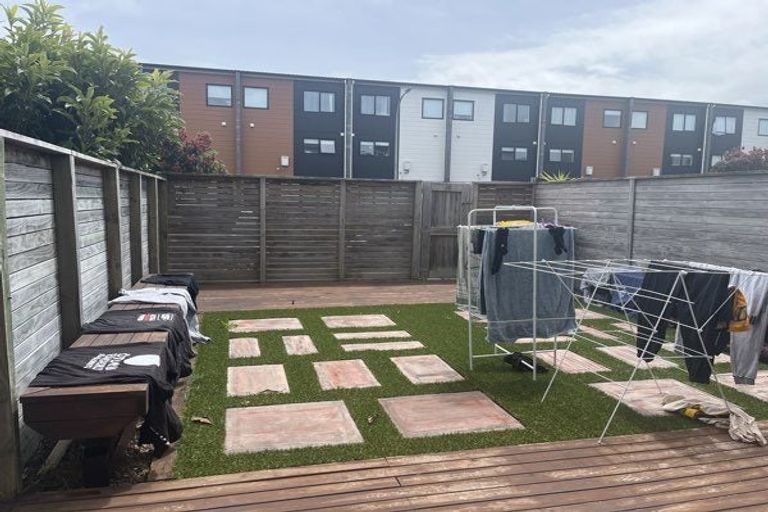 Photo of property in 75 Bordeaux Parade, Te Atatu South, Auckland, 0610