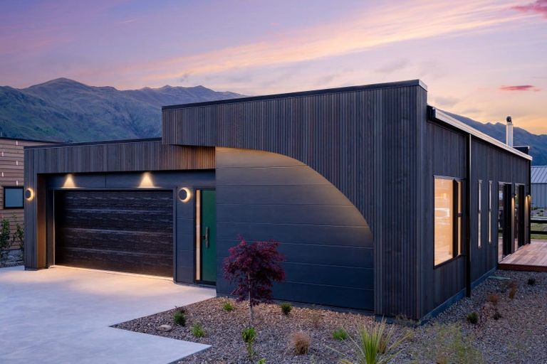 Photo of property in 21a Deans Drive, Wanaka, 9305