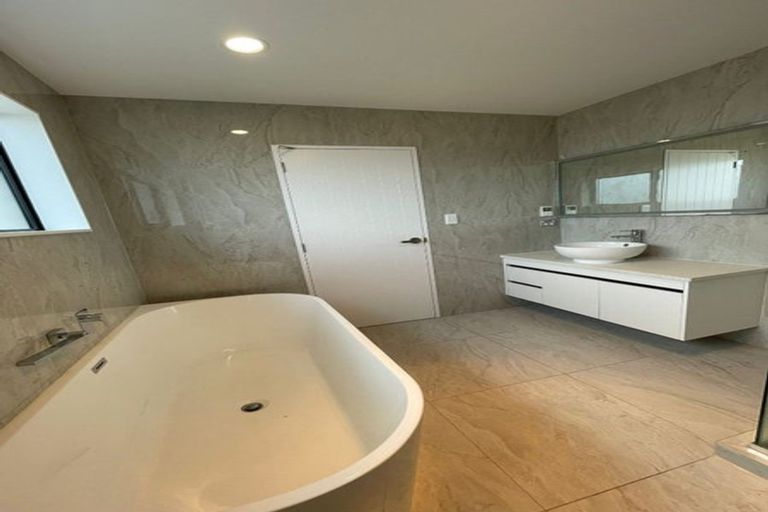 Photo of property in 35 Cloonlyon Drive, Flat Bush, Auckland, 2019