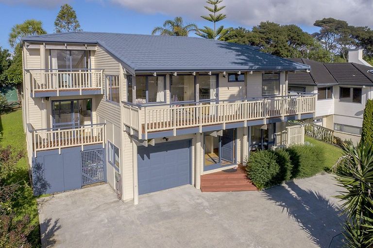 Photo of property in 148 Red Beach Road, Red Beach, 0932