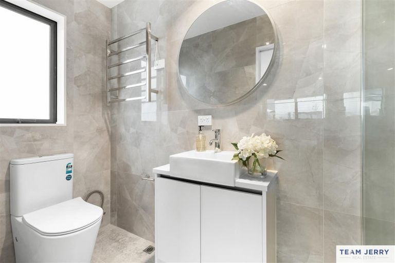 Photo of property in 105b Grove Road, Papakura, 2110