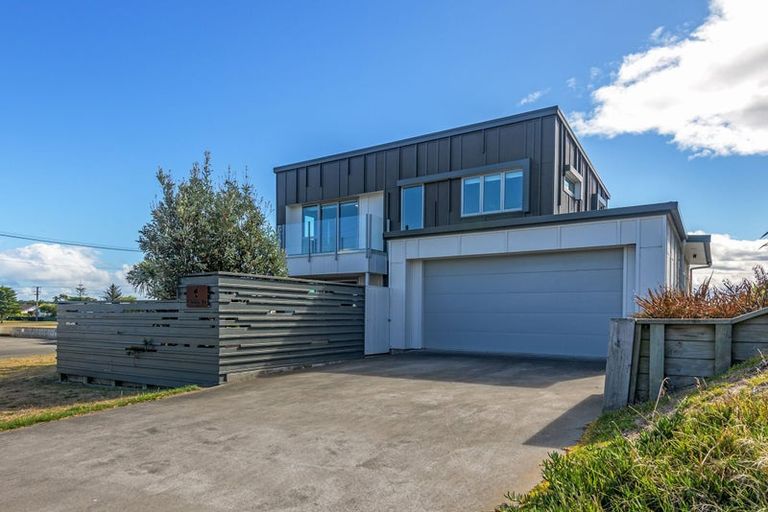 Photo of property in 1 Roore Street, Foxton Beach, Foxton, 4815