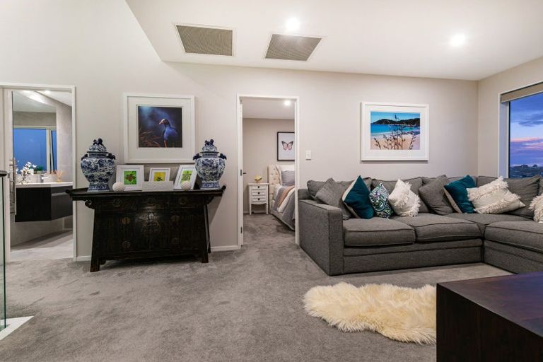 Photo of property in 26 Cassidy Drive, Orewa, 0931