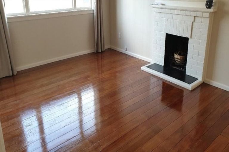 Photo of property in 12 Leicester Street, Patea, 4520