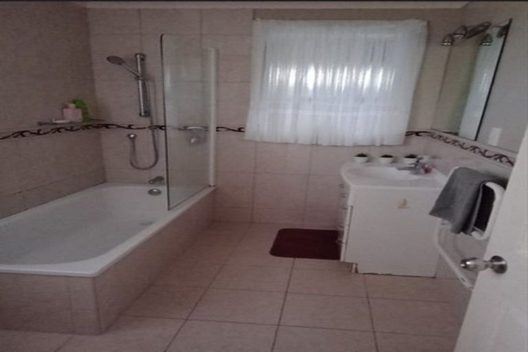 Photo of property in 8 Careen Grove, Gulf Harbour, Whangaparaoa, 0930