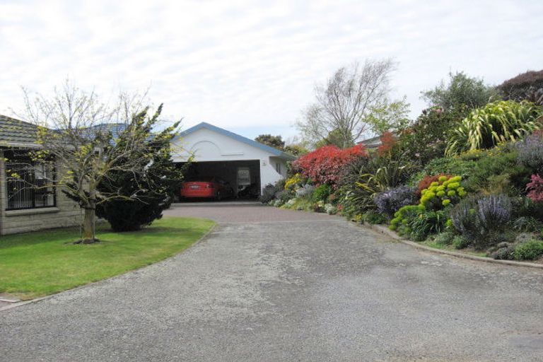Photo of property in 2 Lake View Court, Paraparaumu, 5032
