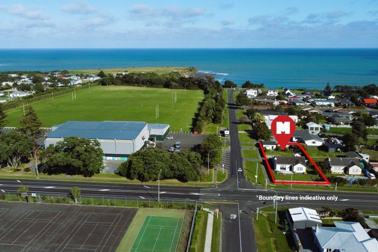 Photo of property in 158 Tasman Street, Opunake, 4616