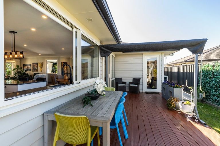 Photo of property in 17 Rakaia Way, Poraiti, Napier, 4112