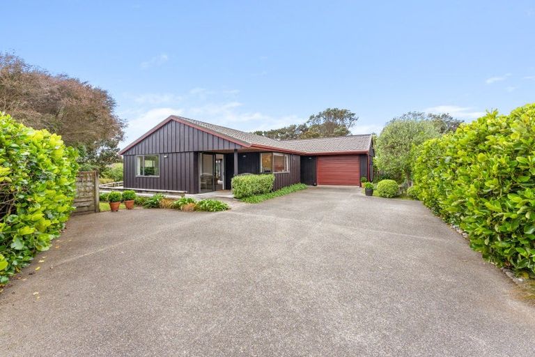 Photo of property in 7 Dodds Crescent, Otaki Beach, Otaki, 5512