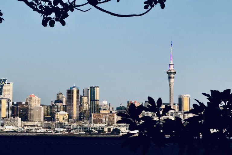 Photo of property in 1/5 Princes Street, Northcote Point, Auckland, 0627