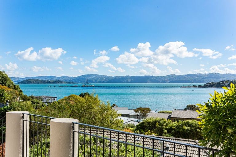 Photo of property in 52 Walter Road, Lowry Bay, Lower Hutt, 5013