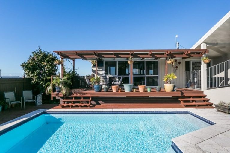 Photo of property in 95 Churchill Drive, Taradale, Napier, 4112