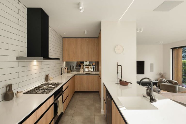 Photo of property in 12 Jellicoe Drive, Hamilton East, Hamilton, 3216