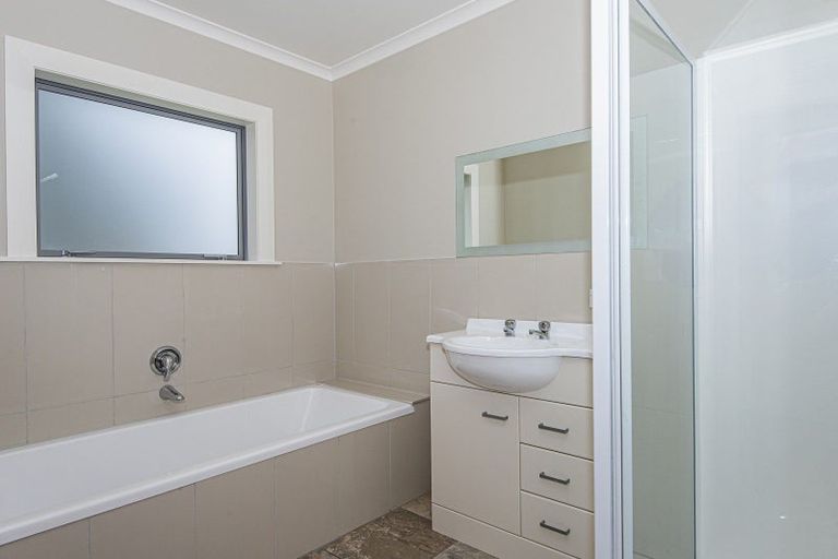 Photo of property in 38 Albany Road, One Tree Point, 0118
