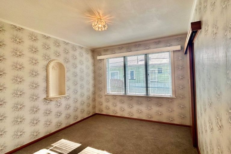 Photo of property in 15 Wycliffe Street, Onekawa, Napier, 4110