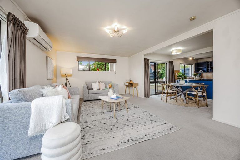 Photo of property in 1 Elrita Place, Conifer Grove, Takanini, 2112