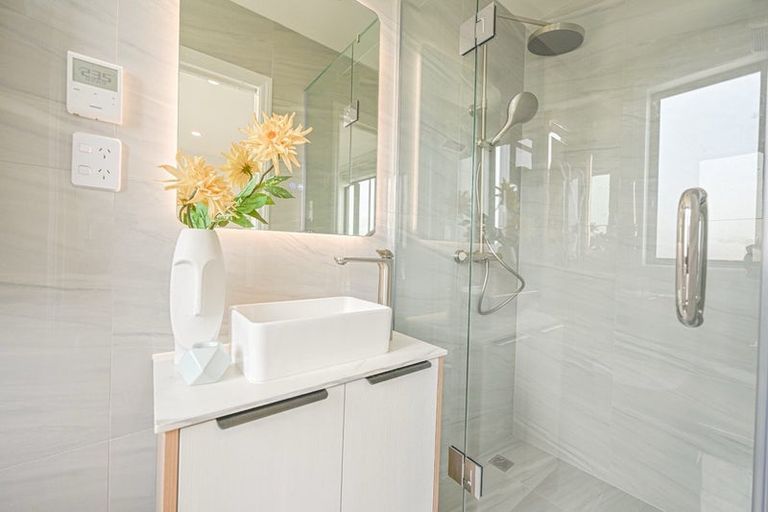 Photo of property in 89b Whitford Road, Botany Downs, Auckland, 2014