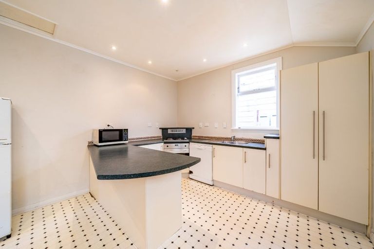 Photo of property in 75 Brougham Street, Mount Victoria, Wellington, 6011