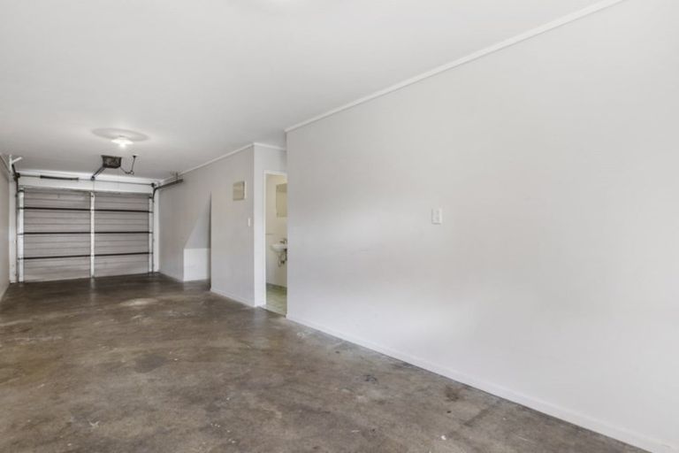 Photo of property in 98a Naylors Drive, Mangere, Auckland, 2022