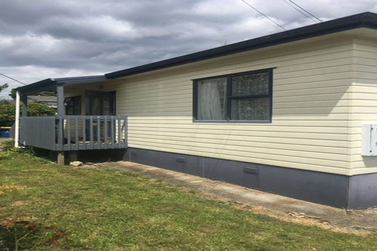 Photo of property in 66a Lynwood Road, New Lynn, Auckland, 0600