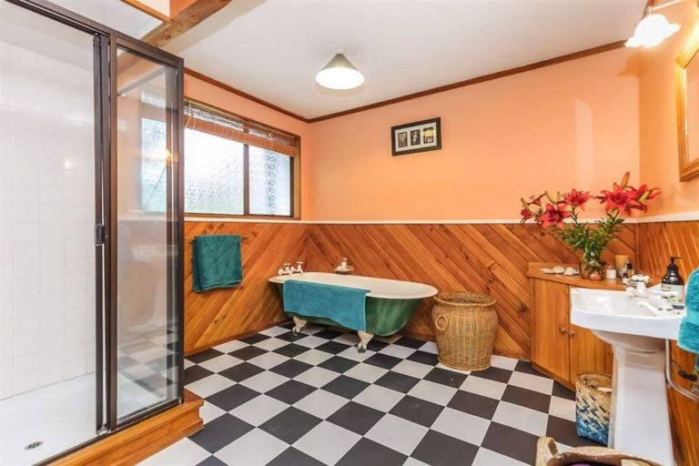 Photo of property in 17 Postgate Drive, Whitby, Porirua, 5024